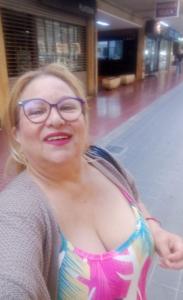 672988631: Chica busca chico en Alicante