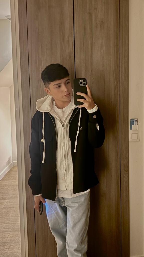 678745437: Chico busca chica en Málaga