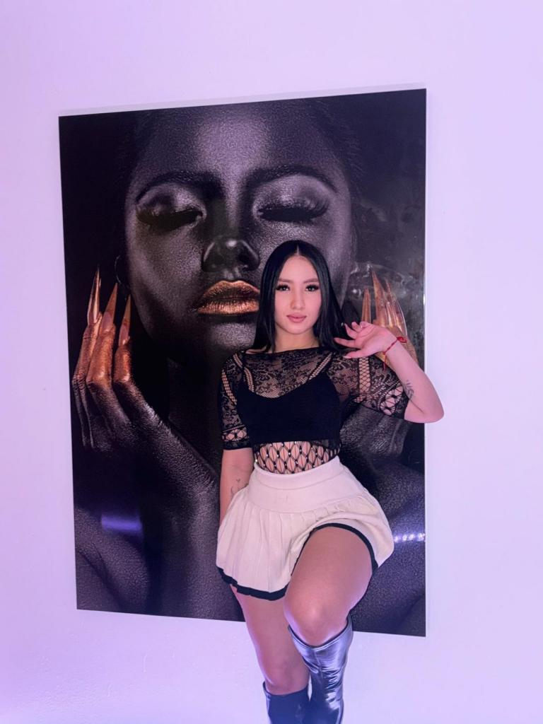 647062700: Chica busca chico en Málaga