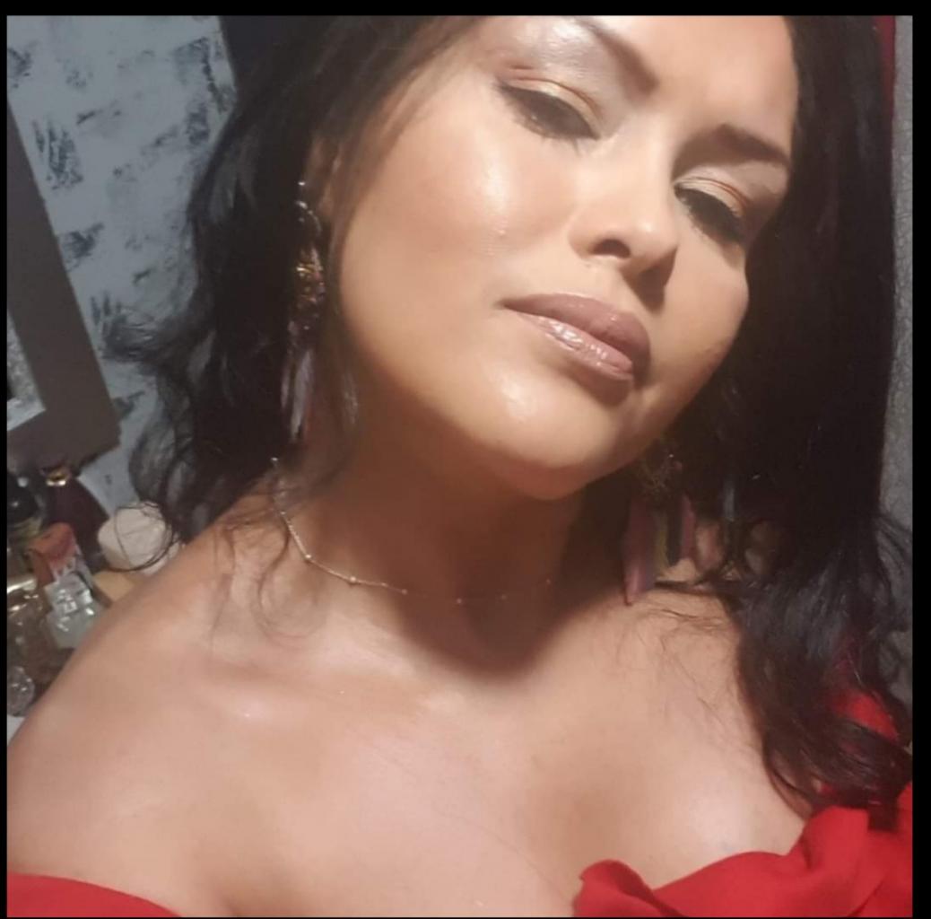 605656619: Chica busca chico en Sevilla