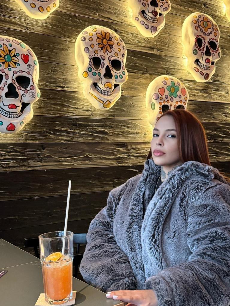 613871497: Chica busca chico en Málaga