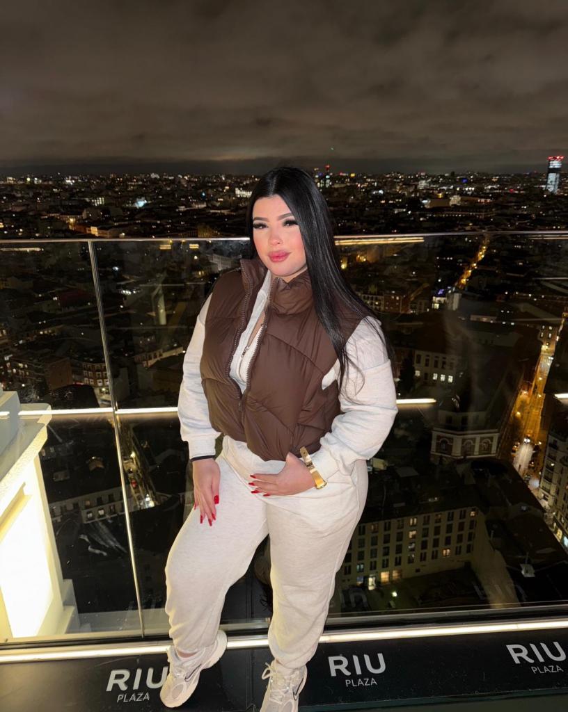 660868769: Chica busca chico en Granada