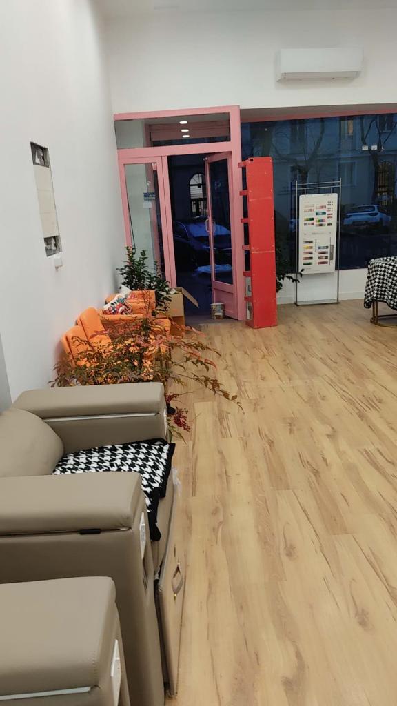 664446999: Chica busca chico en Madrid