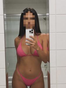 667775834: Chica busca chico en Sevilla