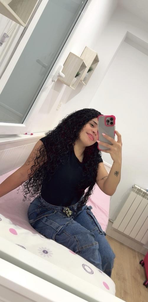 691460740: Chica busca chico en Sevilla