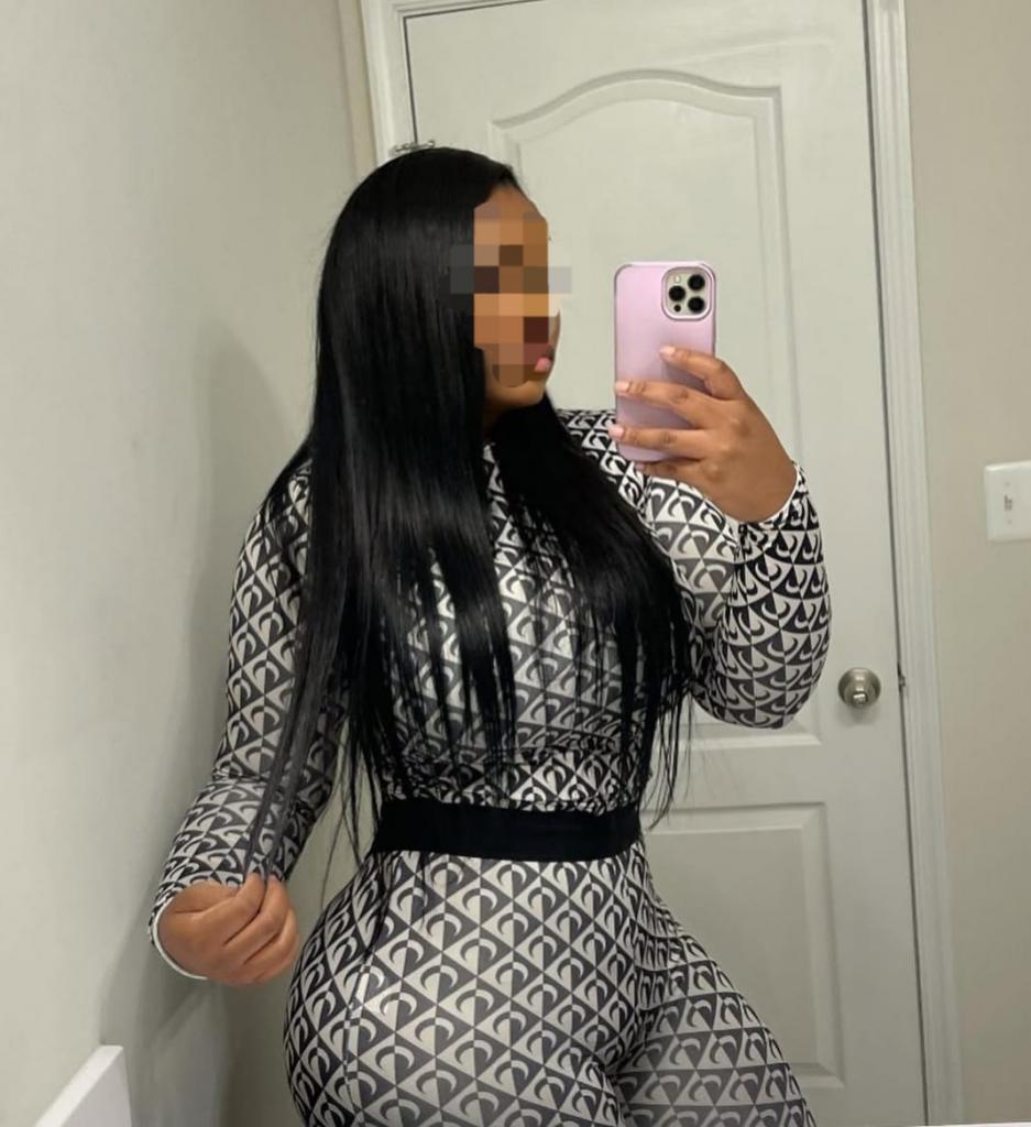 617763568: Chica busca chico en Sevilla