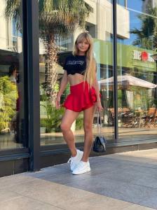 610393205: Chica busca chico en Mallorca