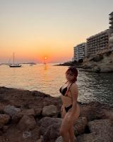 664383511: Chica busca chico en Ibiza