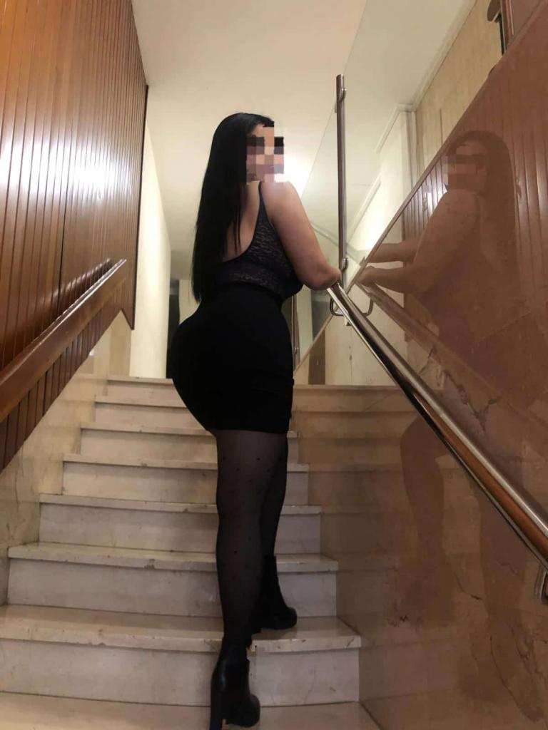 742037948: Chica busca chico en Madrid