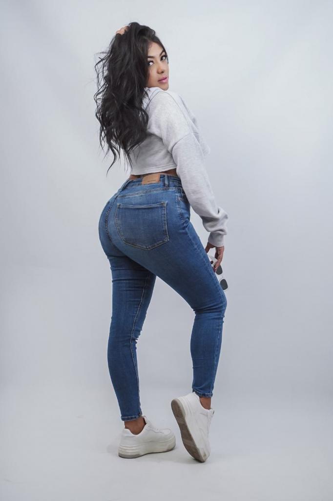 643219126: Chica busca chico en Valencia