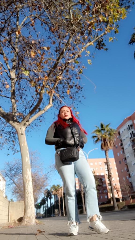 Chica busca chico en Huelva: 