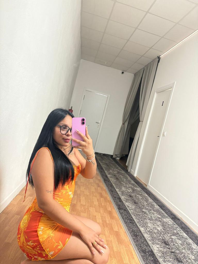 Chica busca chico en Cantabria: Chica busca chico