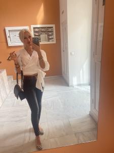 604319829: Chica busca chico en Málaga