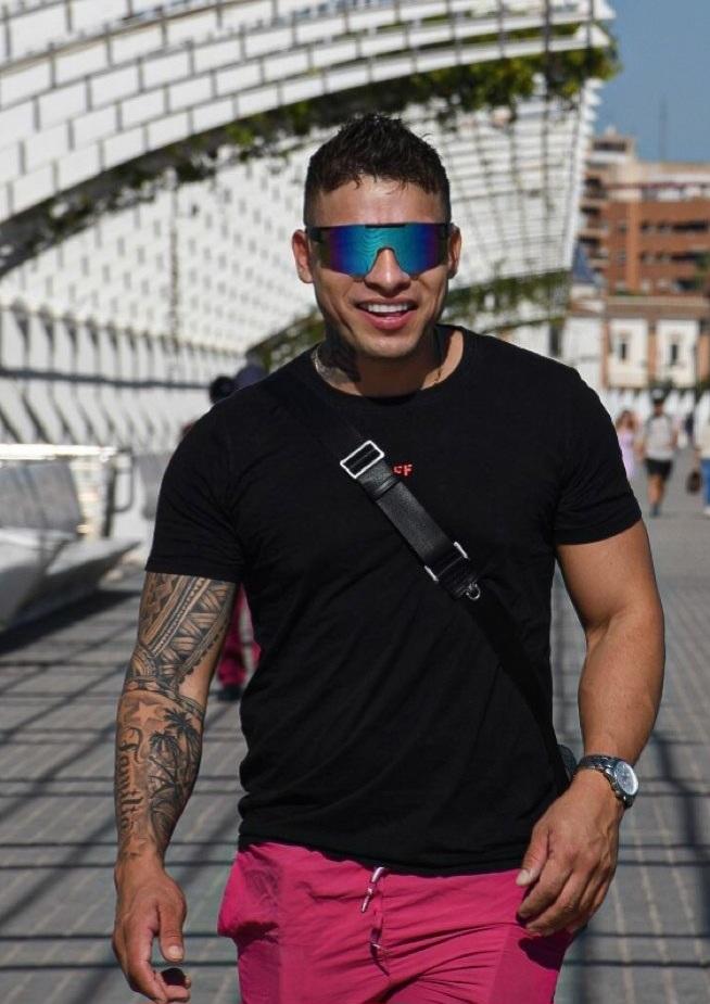 663572995: Chico busca chica en Navarra