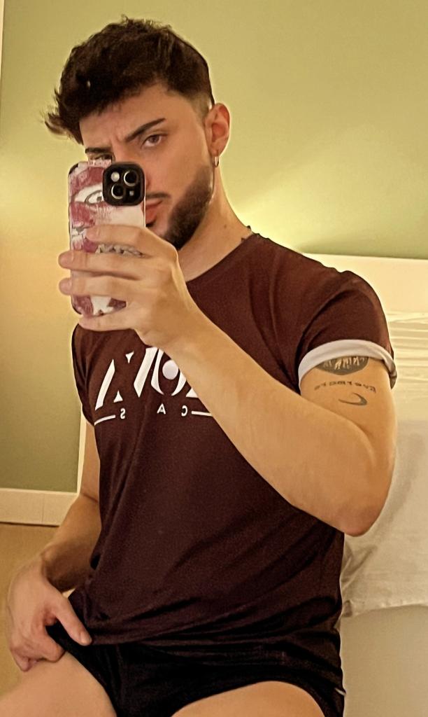 672044911: Chico busca chica en Ceuta