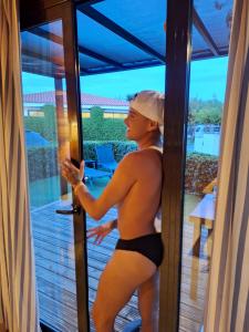 641463704: Chico busca chica en Barcelona