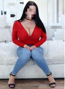 631369065: Chica busca chico en Barcelona