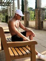 672410365: Chico busca chica en Barcelona