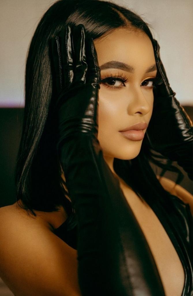 676463299: Chica busca chico en Pontevedra