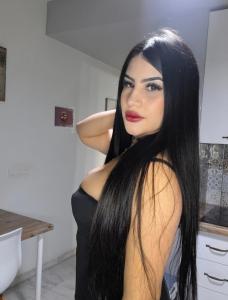 742060075: Chica busca chico en Sevilla