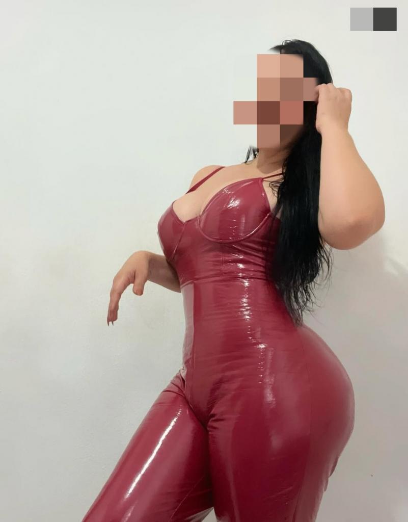 Chica busca chico en Ibiza: 