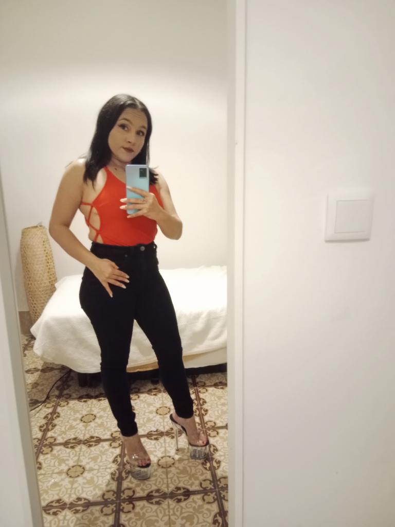 Chica busca chico en Huelva: 