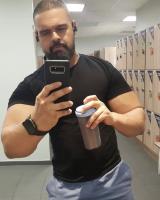 687716981: Chico busca chica en Barcelona