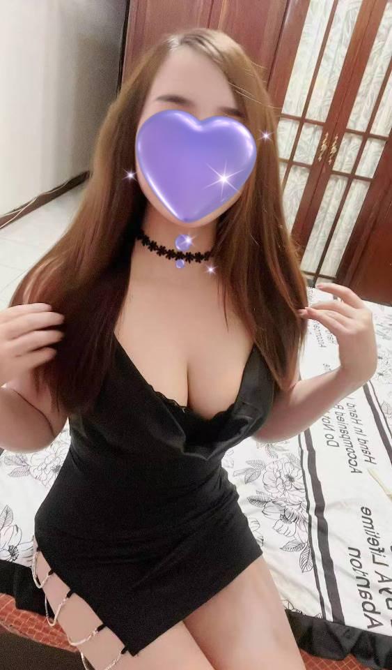 677438935: Chica busca chico en Valencia