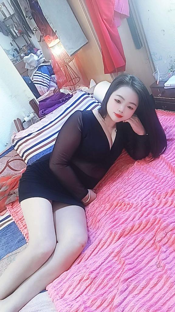 647278055: Chica busca chico en Valencia