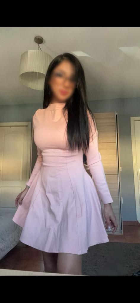 672958018: Chica busca chico en Sevilla