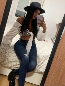 691386949: Chica busca chico en Madrid