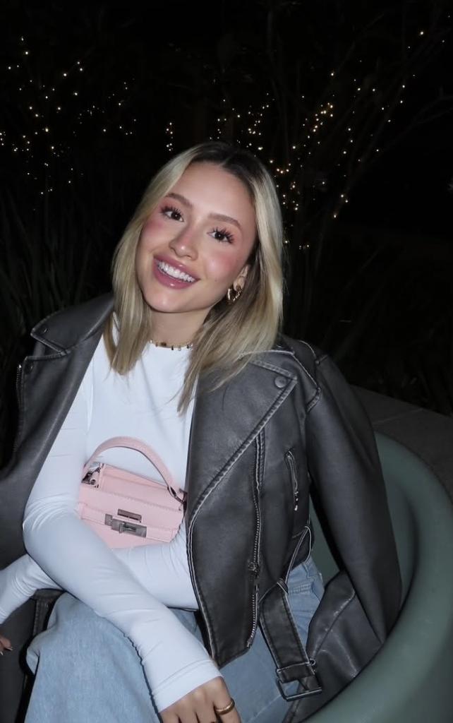 664713803: Chica busca chico en Alicante