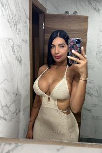 612283594: Chica busca chico en Sevilla