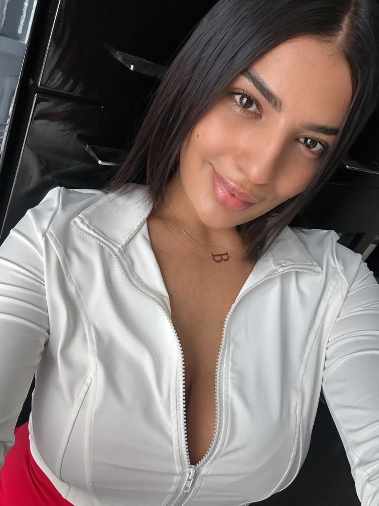 612283594: Chica busca chico en Sevilla