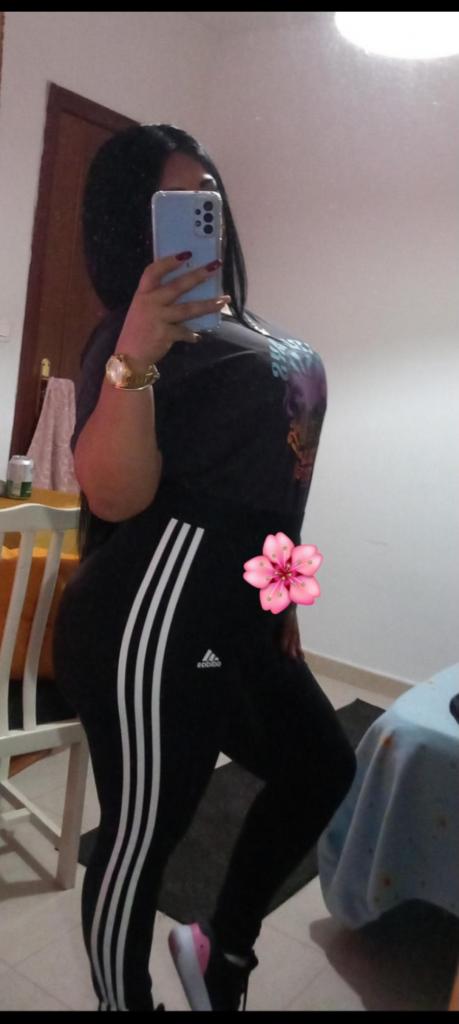 670319531: Chica busca chico en Granada