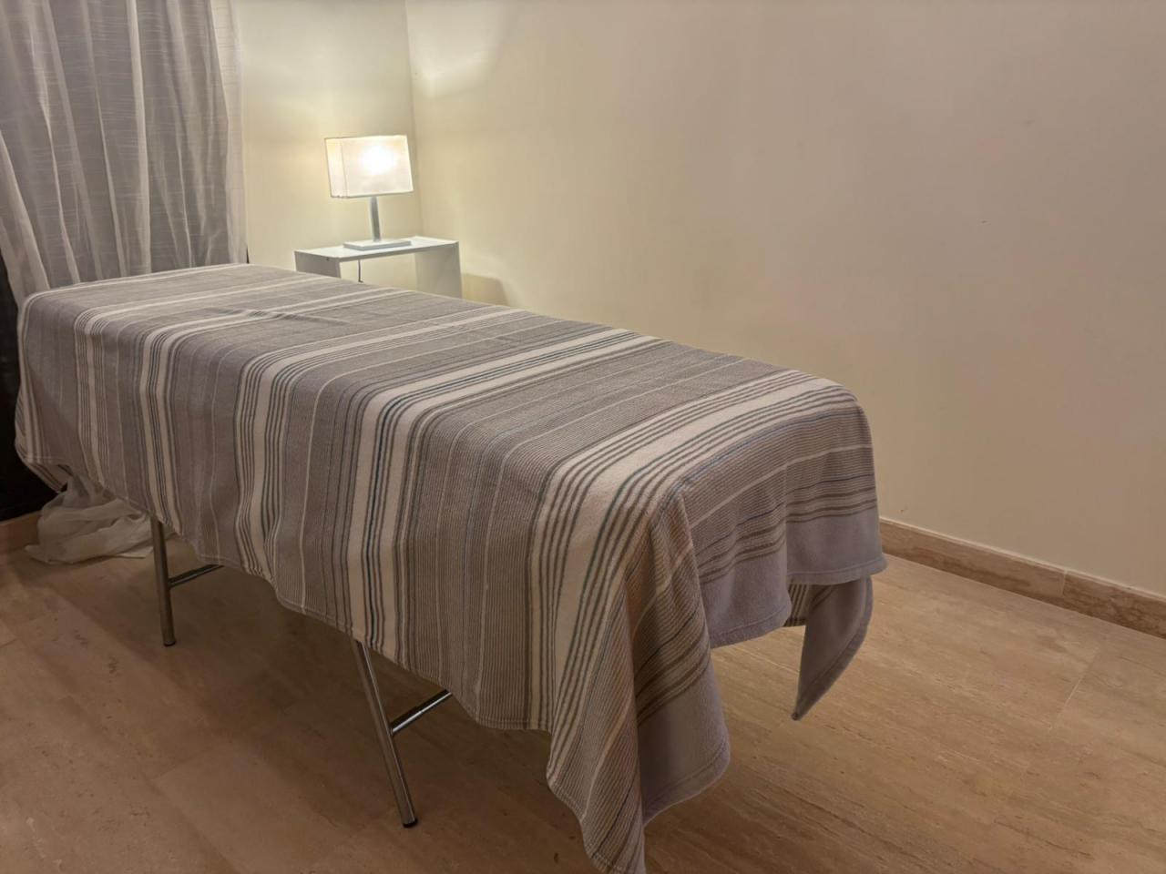 640915304: Chica busca chico en Málaga