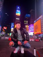 698461472: Chico busca chica en Barcelona