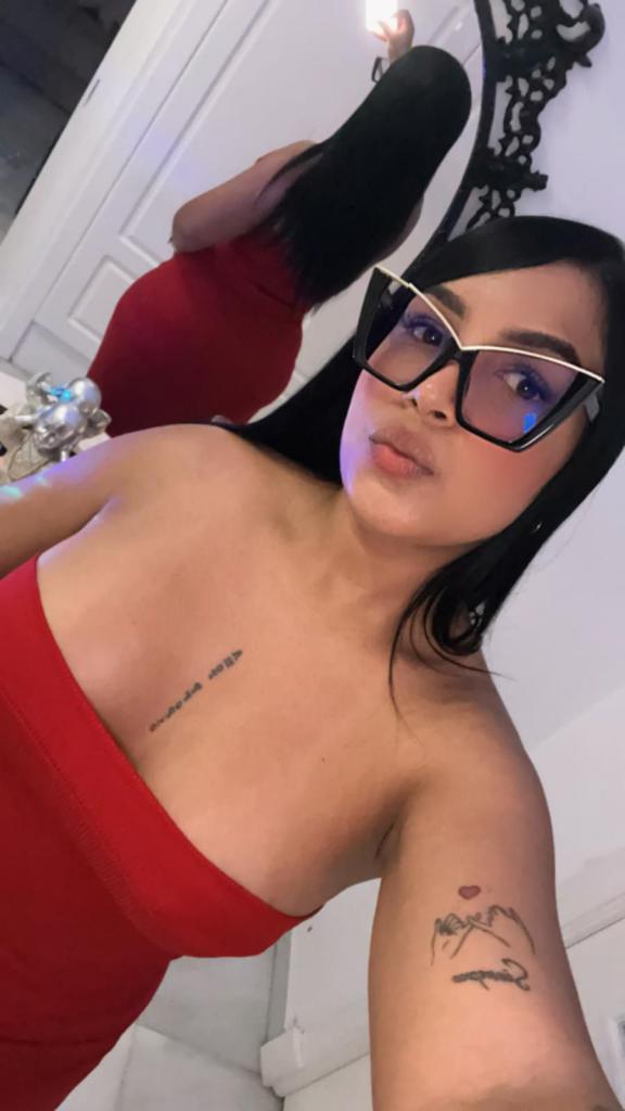 699387190: Chica busca chico en Cádiz