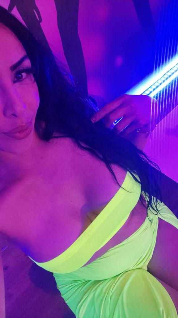 614882284: Chica busca chico en Mallorca