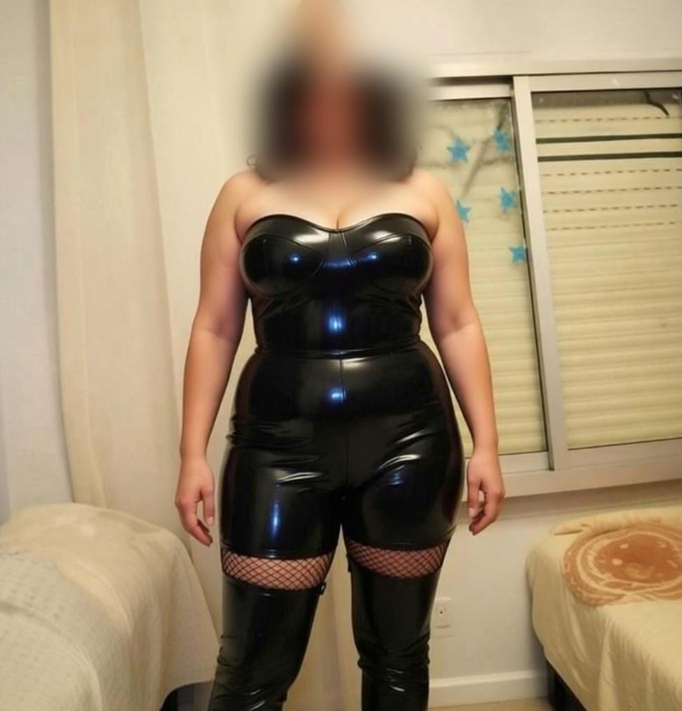 Chica busca chico en Cádiz: 