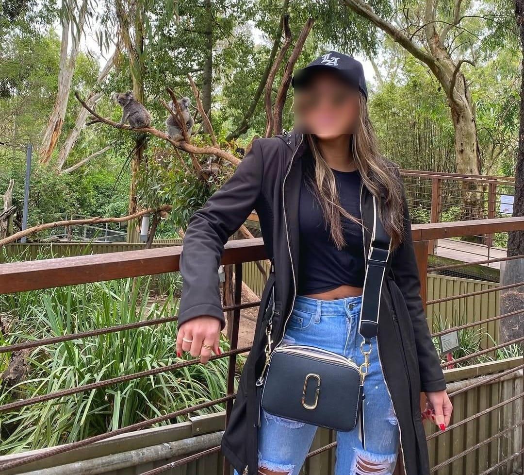 611221421: Chica busca chico en La Coruña