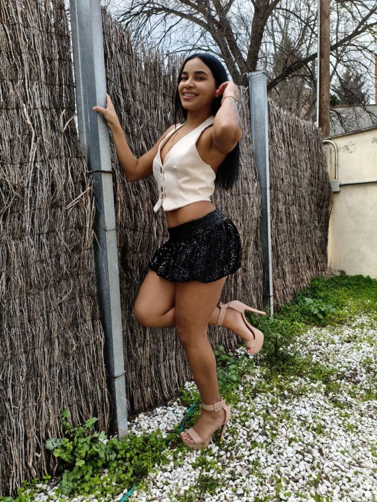 645295469: Chica busca chico en Madrid