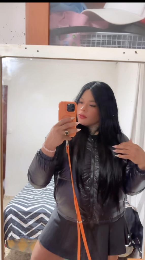 600004617: Travesti en Cádiz