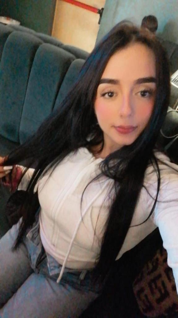 Chica busca chico en Alicante: Chica busca chico