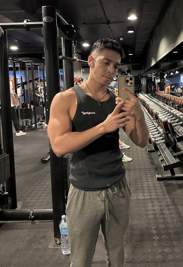 687204420: Chico busca chica en Barcelona