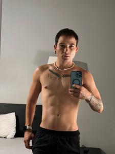 642607035: Chico busca chica en Valencia