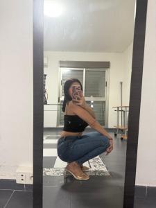 676915618: Chica busca chico en Granada