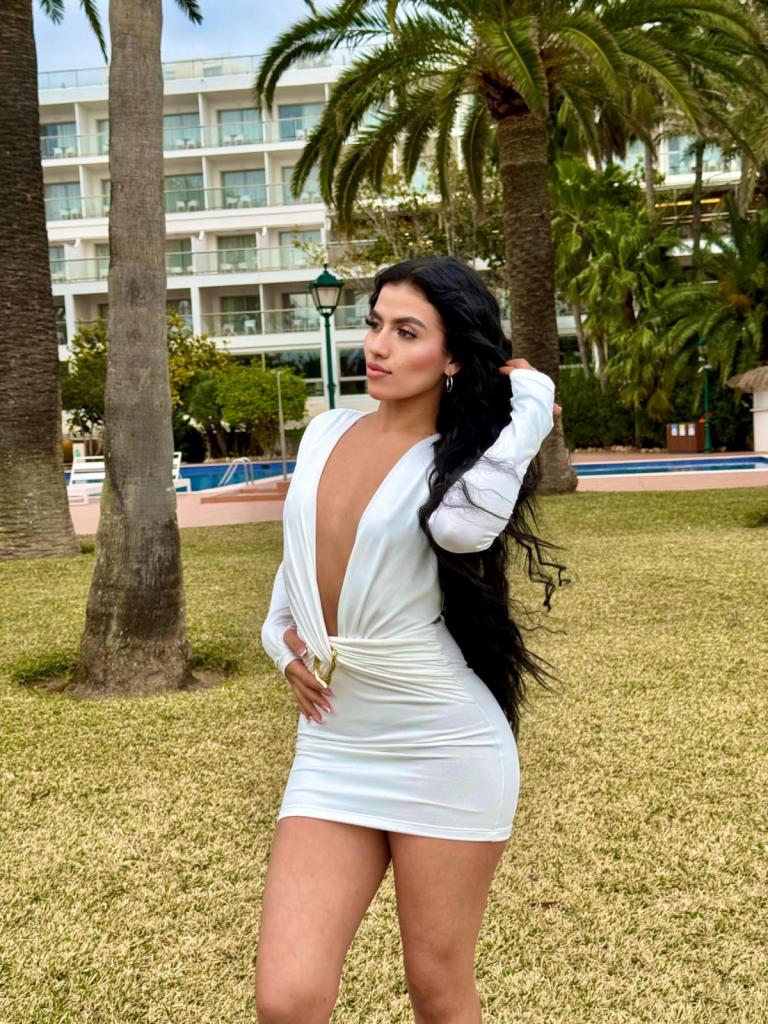 624334709: Chica busca chico en Ibiza