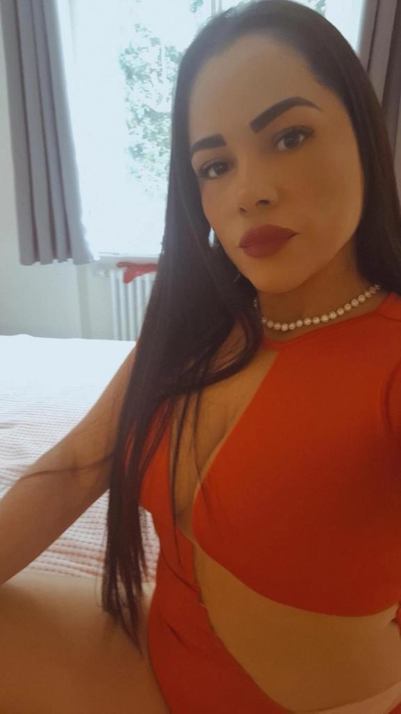 612273317: Chica busca chico en Valencia