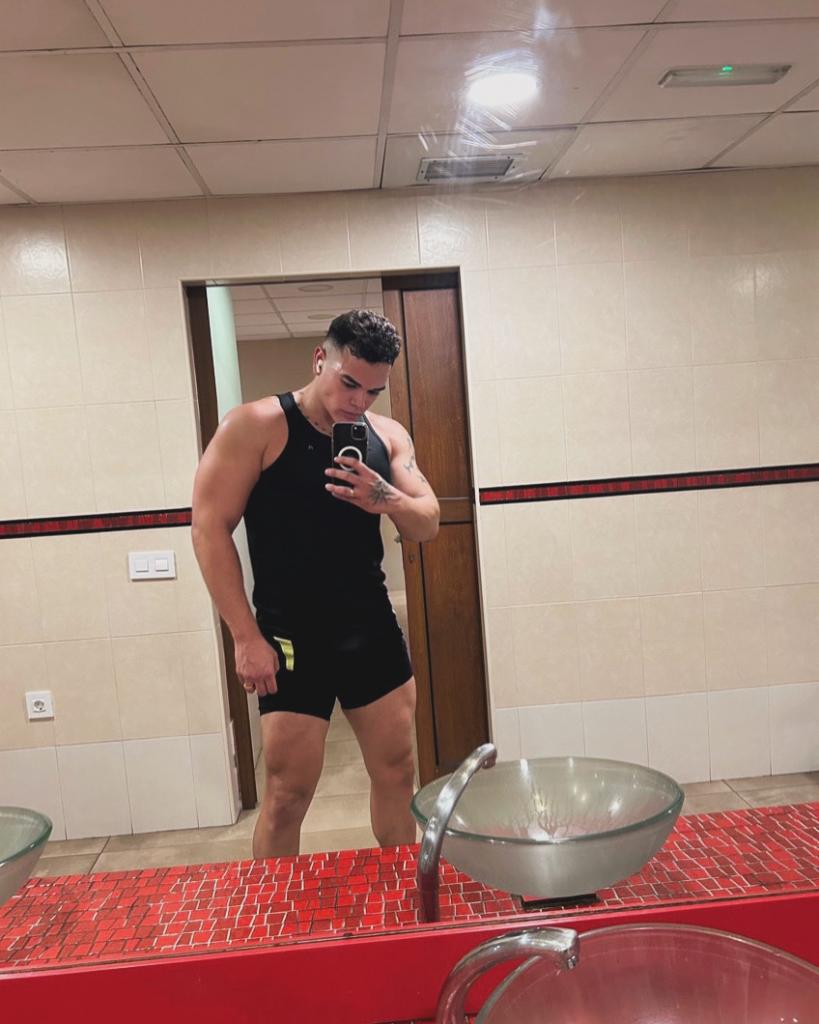 Chico busca chica en Cádiz: 